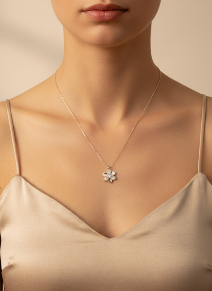 Taşlı Çiçek Kolye