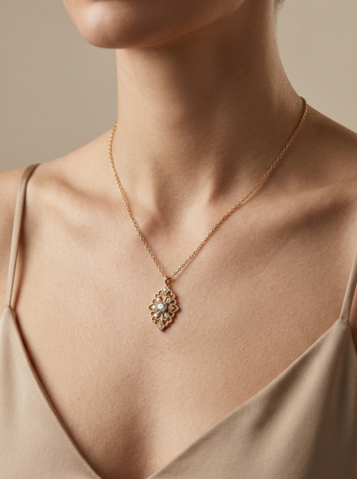 Saray Çiçeği Kolyesi