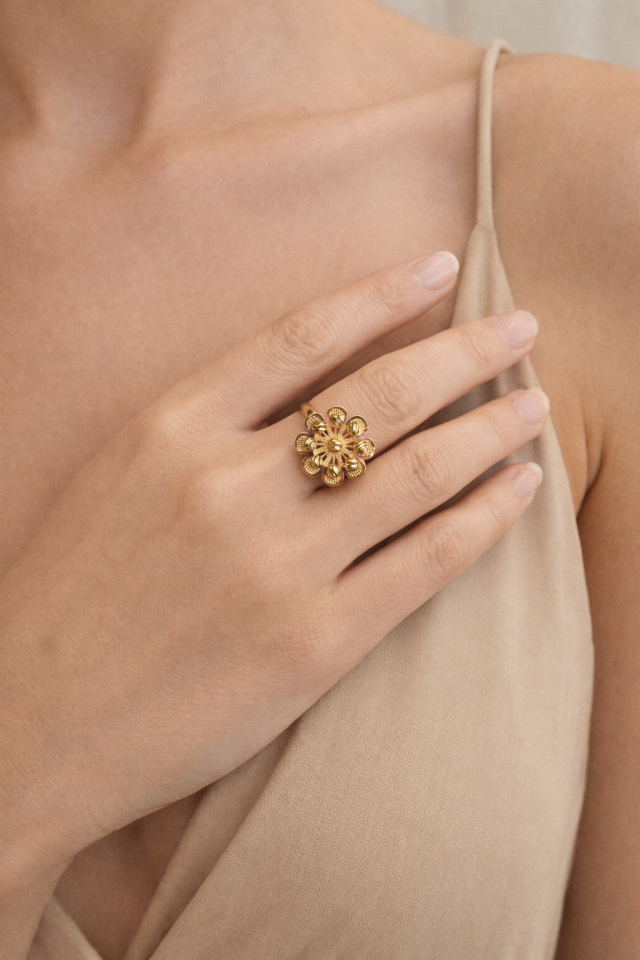 Dorika Papatya Yüzük